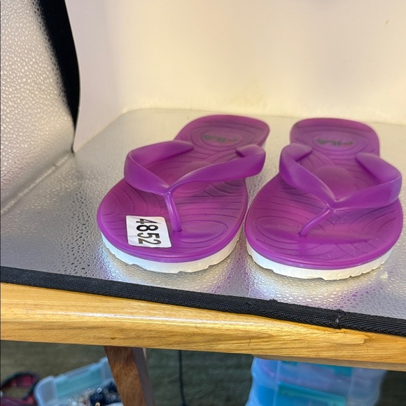 Fila Kids Purple Flip Flops - Picture 1 of 6
